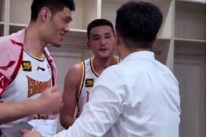 上下一心！山西更衣室狂欢庆祝进入四强 迪亚洛与潘江大吼宣泄