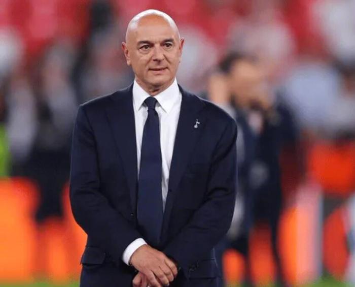 华体会APP-热刺主席列维突辞职务，妻子特蕾西同步离职