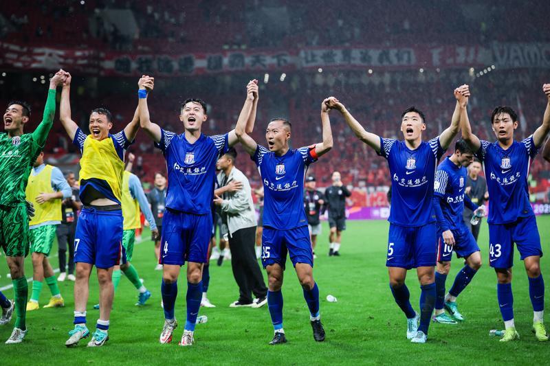 华体会APP-申花2场不胜！3分落后蓉城，2年首次不胜泰山，下轮天王山之战